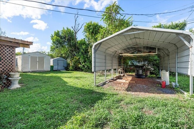 Building Photo - 1104 W Hillcrest Dr