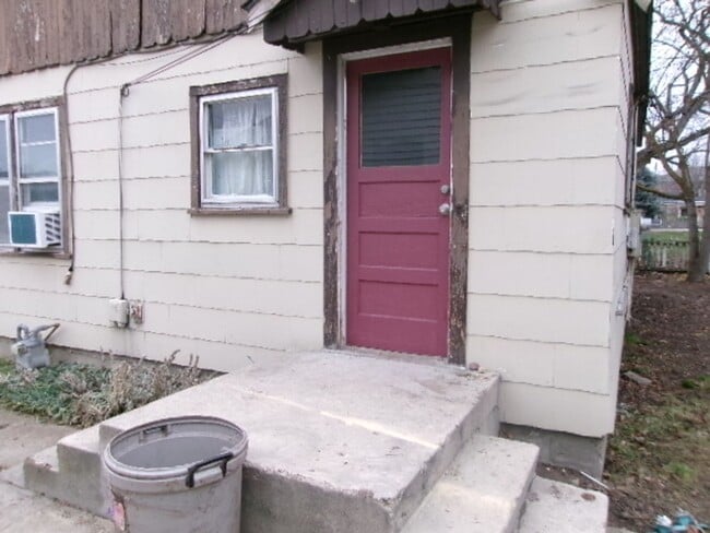 Building Photo - Cottage style house in N.W. Boise Hazel