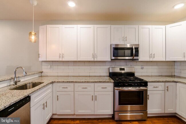 Building Photo - 1829 N 27th St