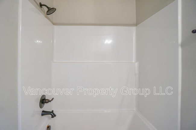 Building Photo - 2217 E Juniper Cir