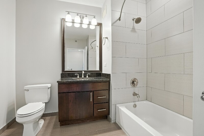 Building Photo - 335 E Ohio St