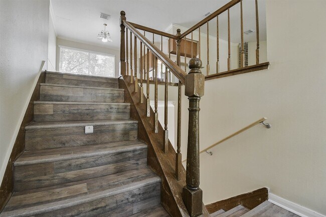 Primary Photo - 2915 Valley Rose Dr