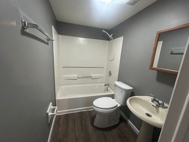 Building Photo - 3808 Kenker Pl