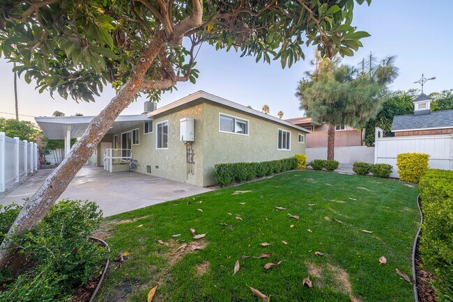 Building Photo - Charming Redondo Beach Home Rental!