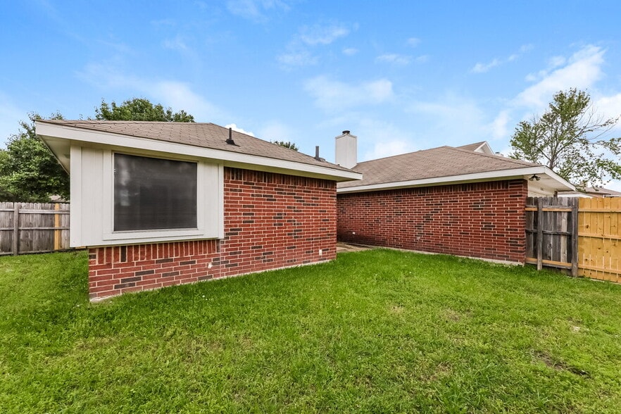 Building Photo - 7605 Colfax Dr