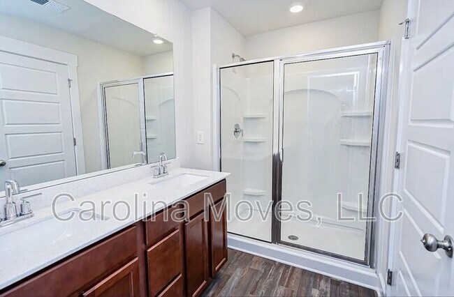 Building Photo - 609 Purteview Pl