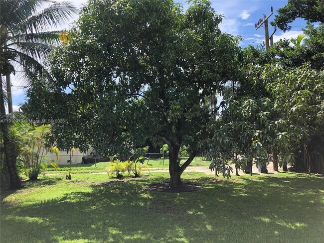 Building Photo - 630 Cardinal St