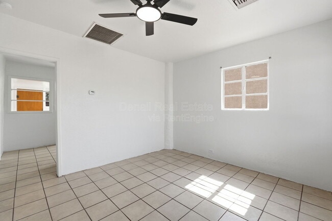 Building Photo - 1432 N Columbus Blvd