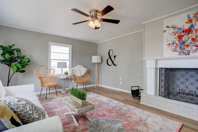 Building Photo - Charming 3-Bedroom Home