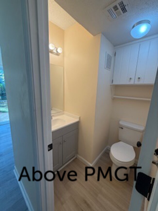 Building Photo - E Blackstock Rd-11