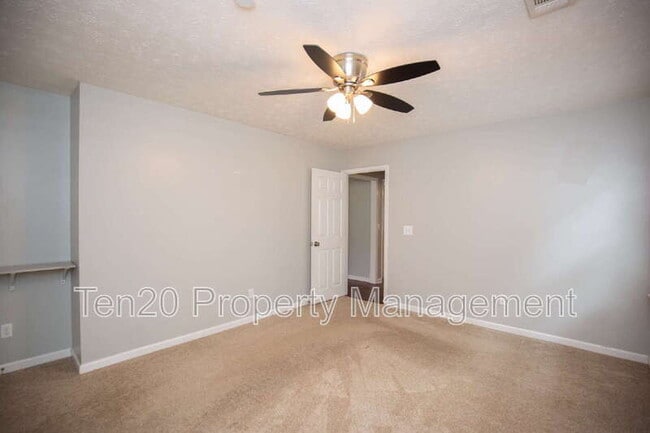 Building Photo - 776 Lee Rd 222