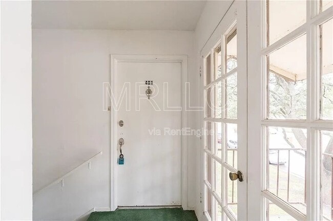 Building Photo - 4012 Ridglea Country Club Dr