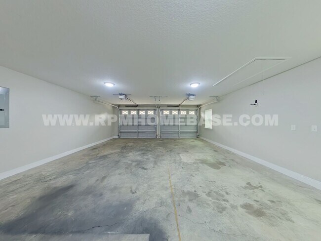 Building Photo - 147 Gillis Dr