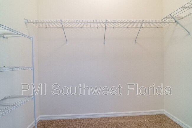 Building Photo - 5928 Silver Palm Blvd
