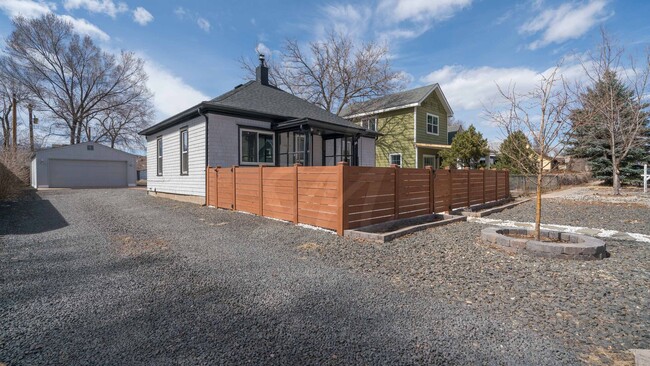 Building Photo - Updated Victorian in the Roswell Neighborhood