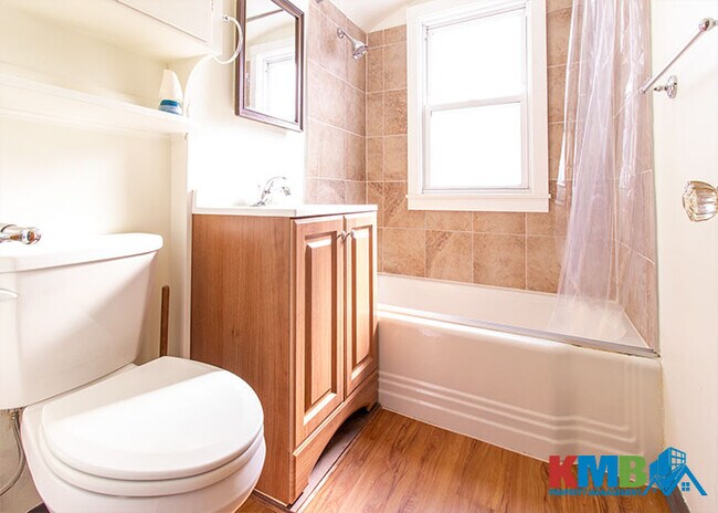 Building Photo - 839 14th St NE