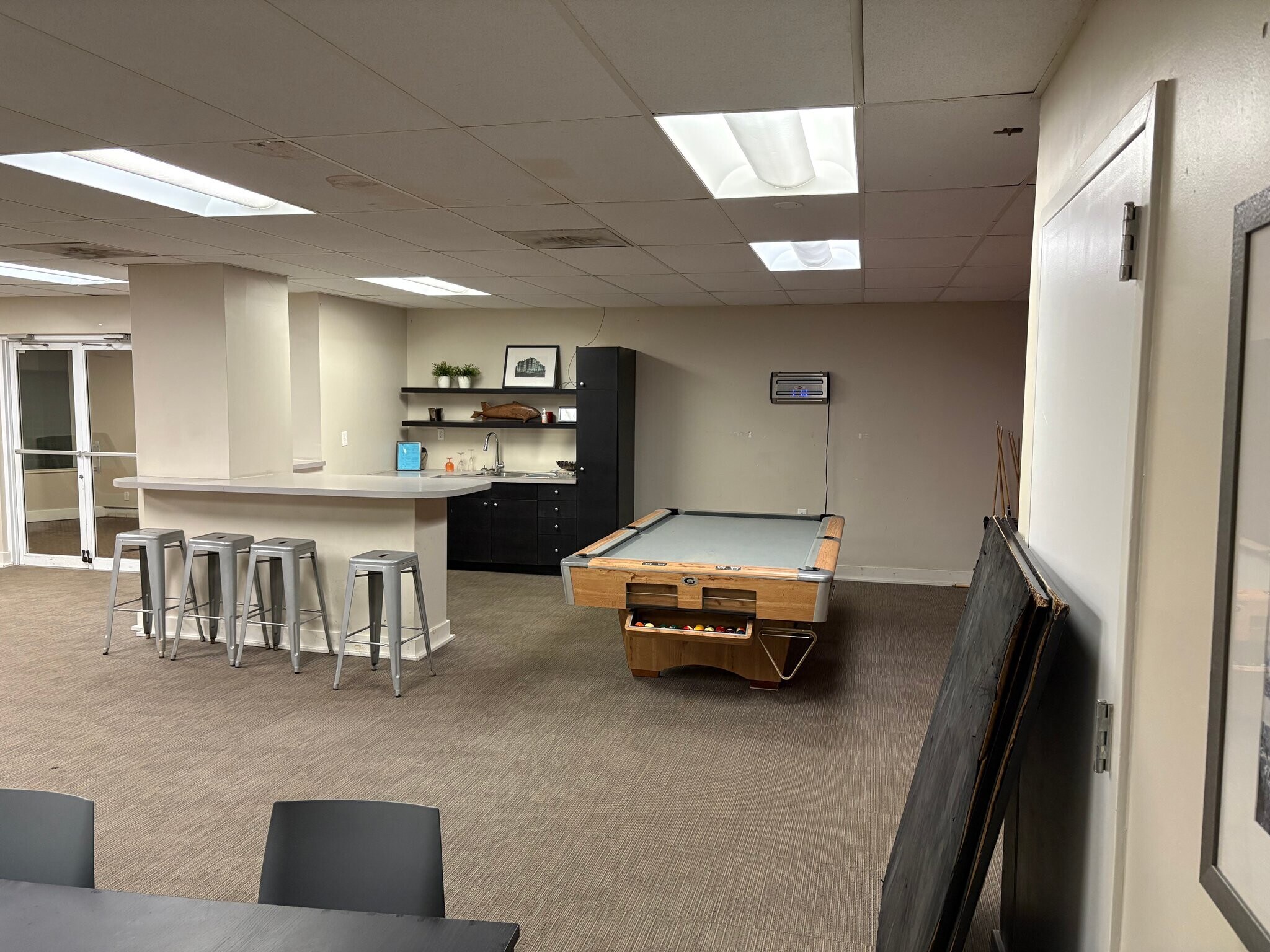 Building Photo - 4637 Pine St