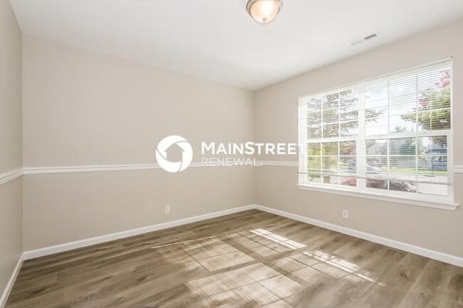 Building Photo - 3 Bedroom Pet-Friendly Home in Graham, WA with Main Street Renewal