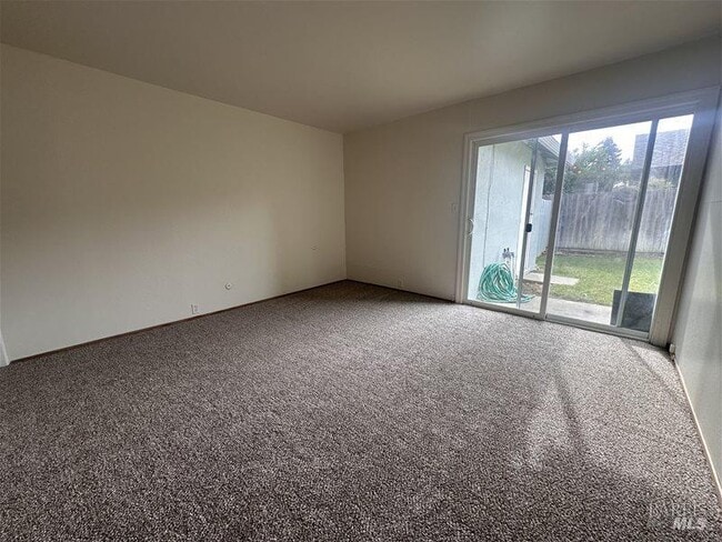 Building Photo - 600 Alamo Dr