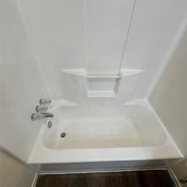 Building Photo - 6901 Wentworth Dr