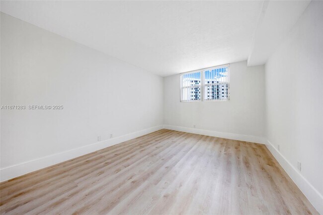 Building Photo - 3000 S Ocean Dr