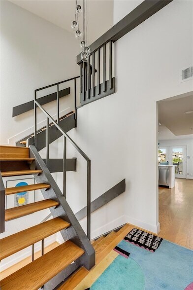 Building Photo - 125 Comanche Dr