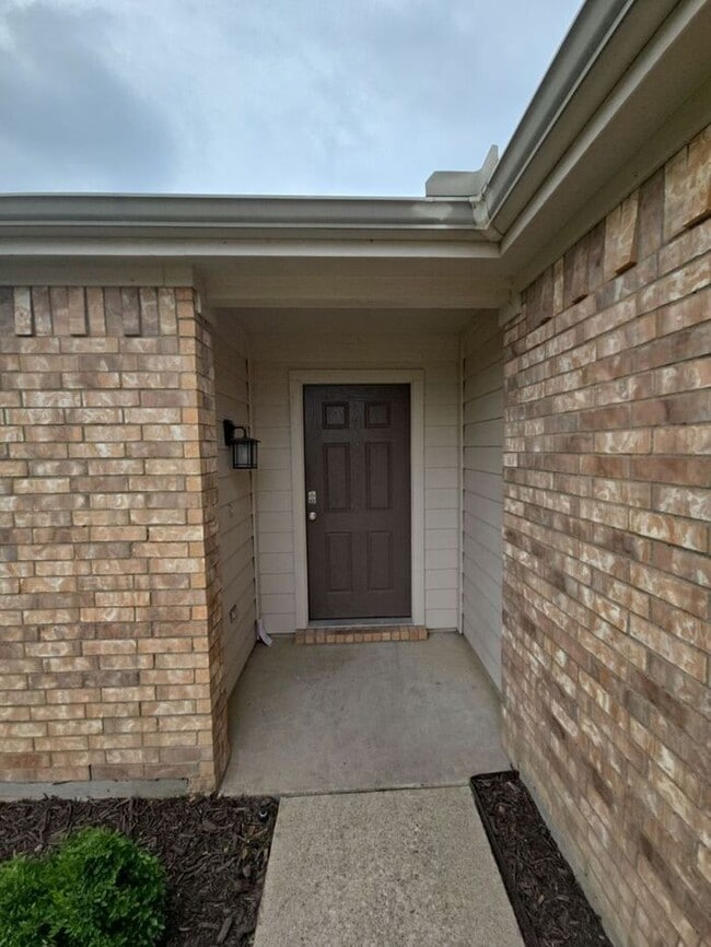 Primary Photo - **Charming 3-Bed, 2-Bath Home in Melissa, ...