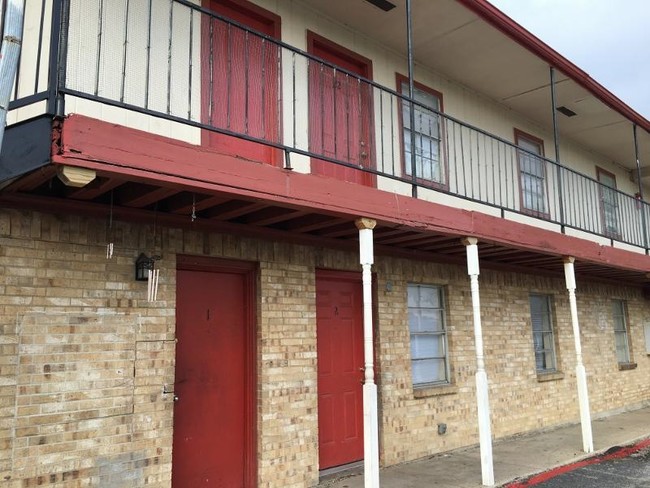 Building Photo - Shawnee Sevilla Apartments
