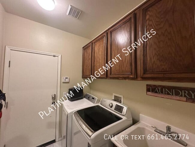 Building Photo - 7345 Sunnyslope Dr
