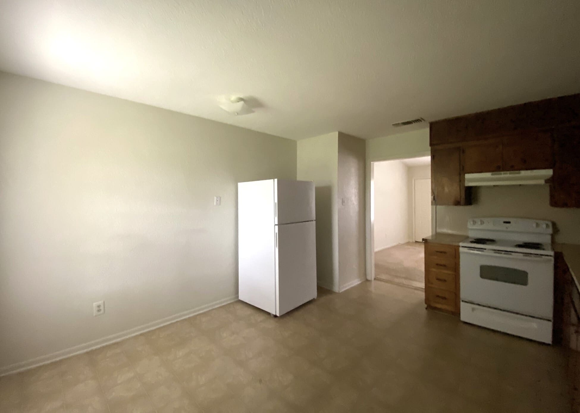 Building Photo - 4800 Rainbow Cir