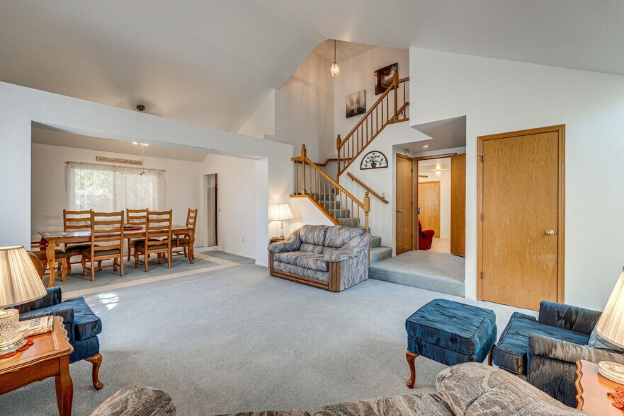 Building Photo - 2033 Silvercrest Dr