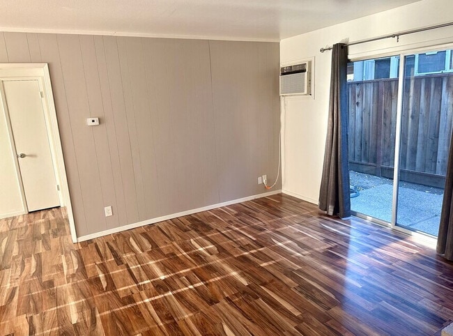 Building Photo - Oakmont Apartments