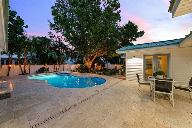 Building Photo - 759 Lantana Ave