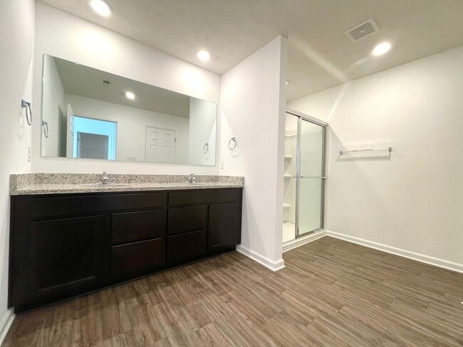 Building Photo - Gorgeous New Construction Home!