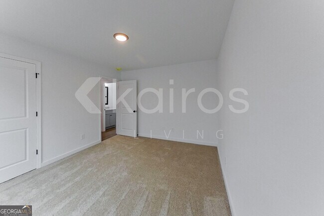 Building Photo - 142 Hughes Dr