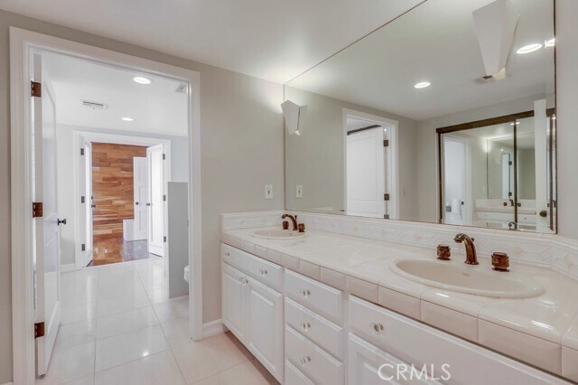 Building Photo - 6063 Lido Ln