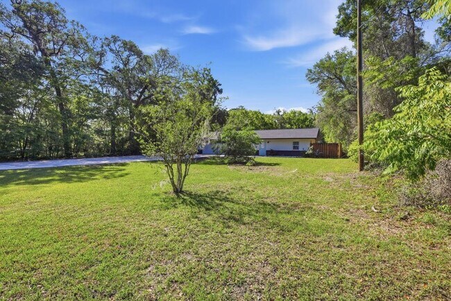 Building Photo - 550 E Minnesota Ave