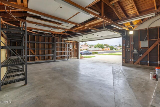 Building Photo - 1660 Hobart Dr