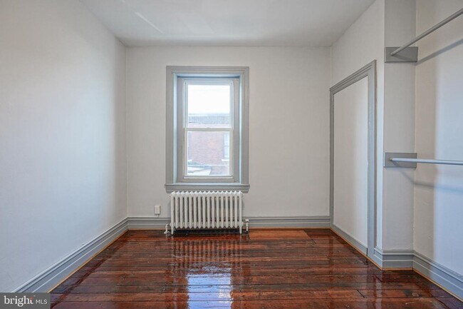 Building Photo - 1525 Tasker St