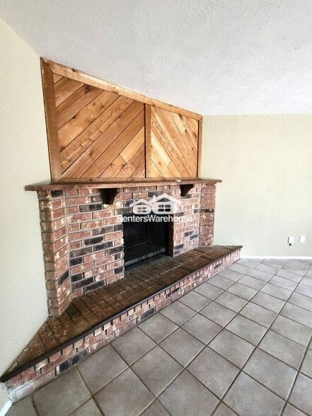 Primary Photo - 24310 Rockin 7 Dr