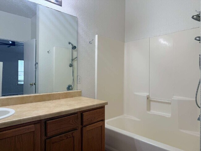 Building Photo - 603 Cypresscliff-