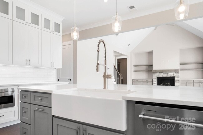 Building Photo - 154 Fox Hunt Dr