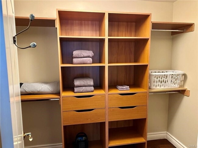 Building Photo - 11832 S Circle Dr