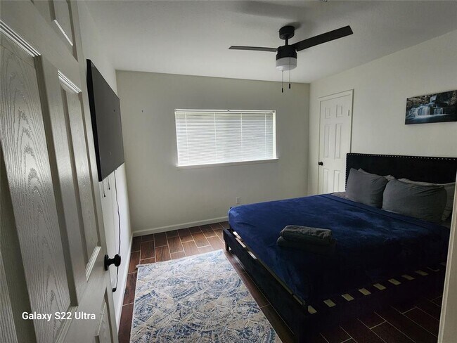 Building Photo - 7843 Battleoak Dr