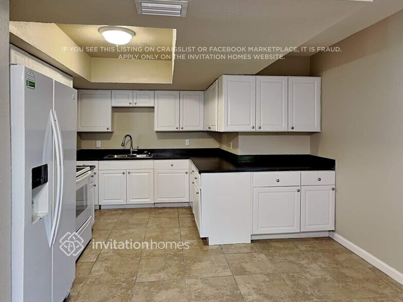 Building Photo - 122 Van Dyck Dr