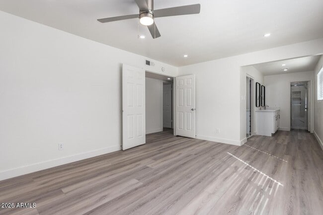 Building Photo - 13627 N 57th Pl
