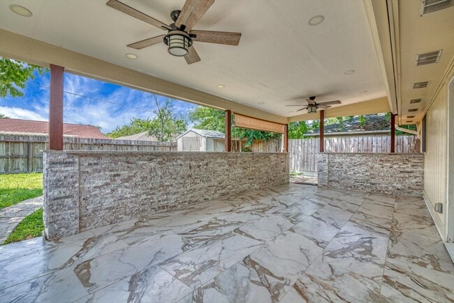 Building Photo - 7431 Ridgeberry Dr