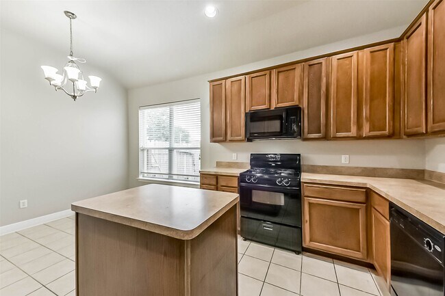 Building Photo - 21617 Horseshoe Dr