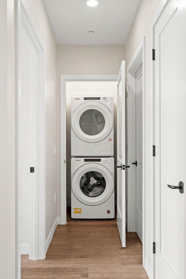 in unit washer dryer - 18 Artisan Dr