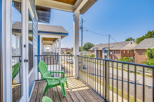 Building Photo - 520 N De Villiers St